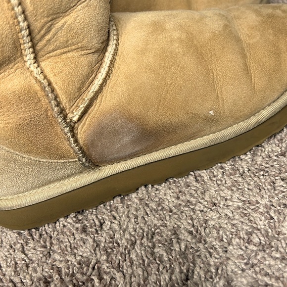 Fall UGGS - Picture 6 of 7